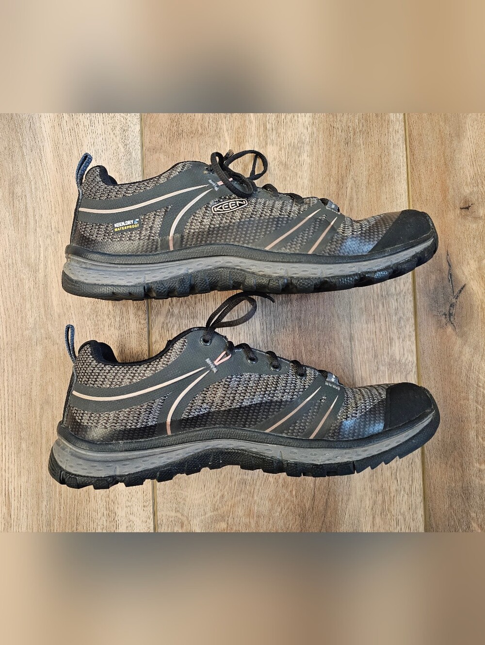 KEEN Women's Waterproof Hilimg Shoes - Size 8 - Picture 5 of 9